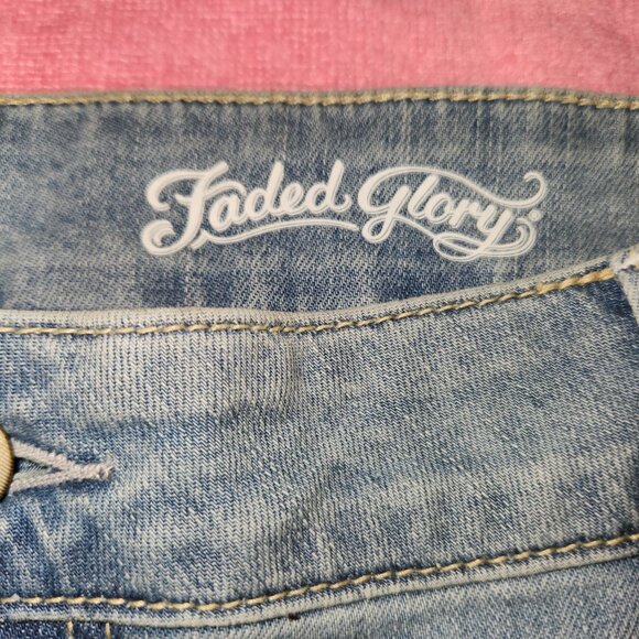 Plus sized Faded Glory denim shorts - Picture 2 of 2